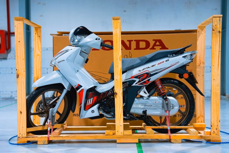 Honda Wave 125R Profender Special Edition nhập Thái Lan.